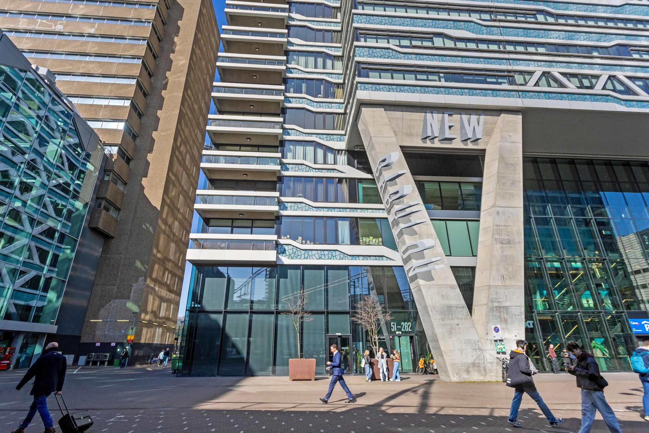 Foto 42 van Anna van Buerenplein 65