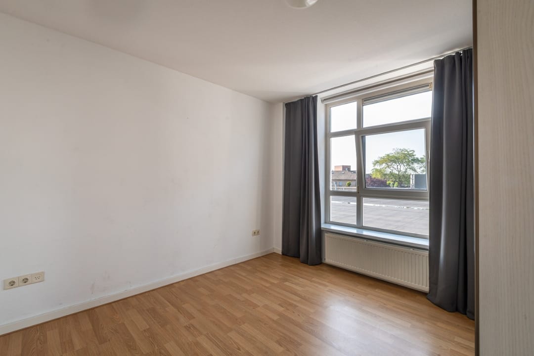 Photo 8 of Grotestraat 57-01