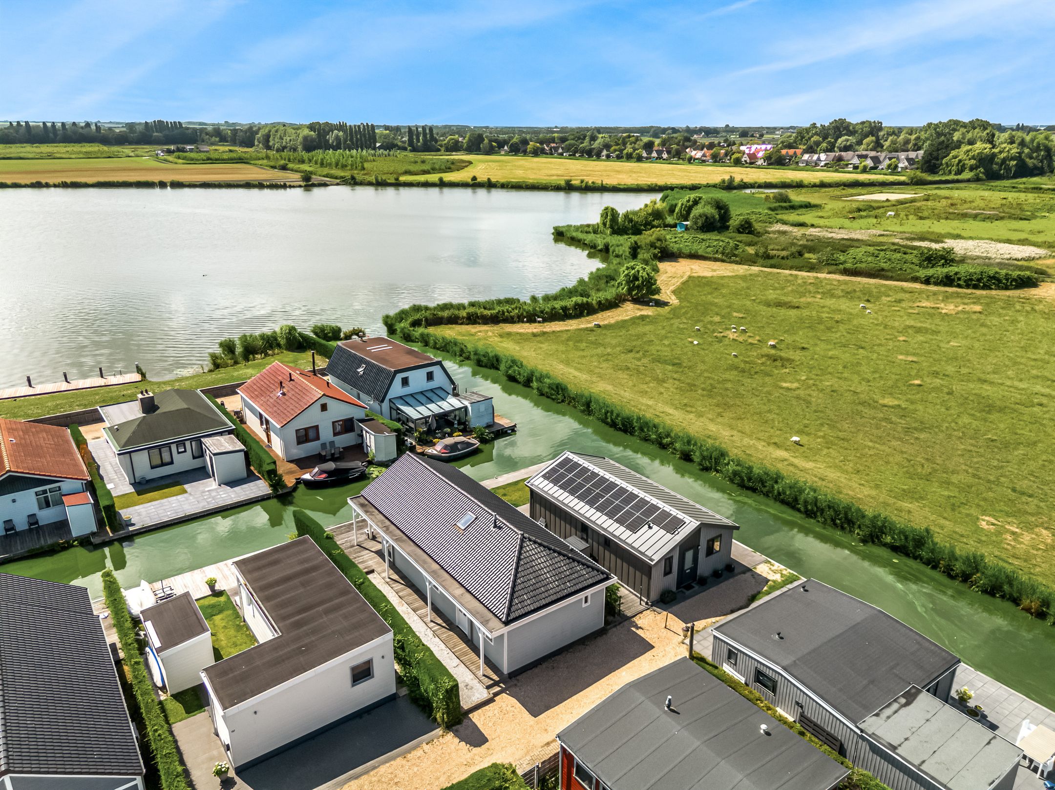 Photo 36 of Onderdijk 245-198