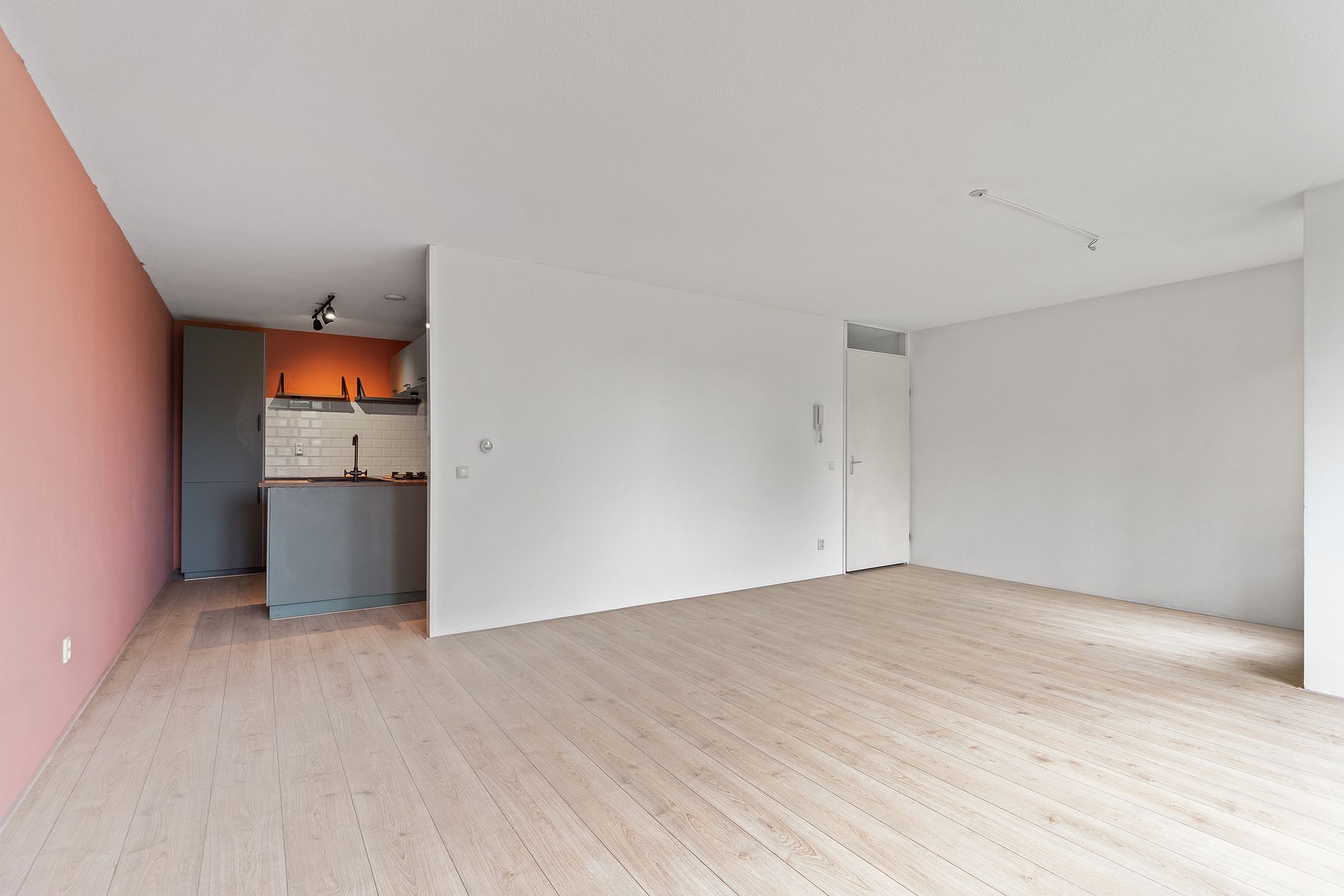 Photo 9 of Voorjaarstraat 30
