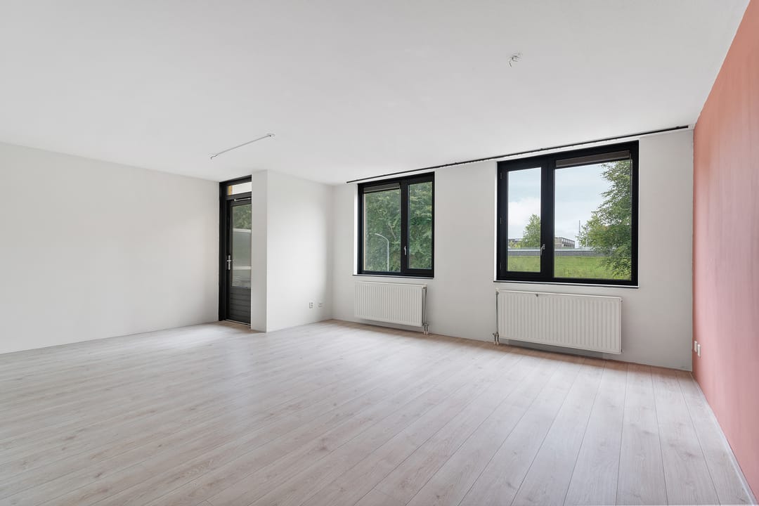 Photo 11 of Voorjaarstraat 30