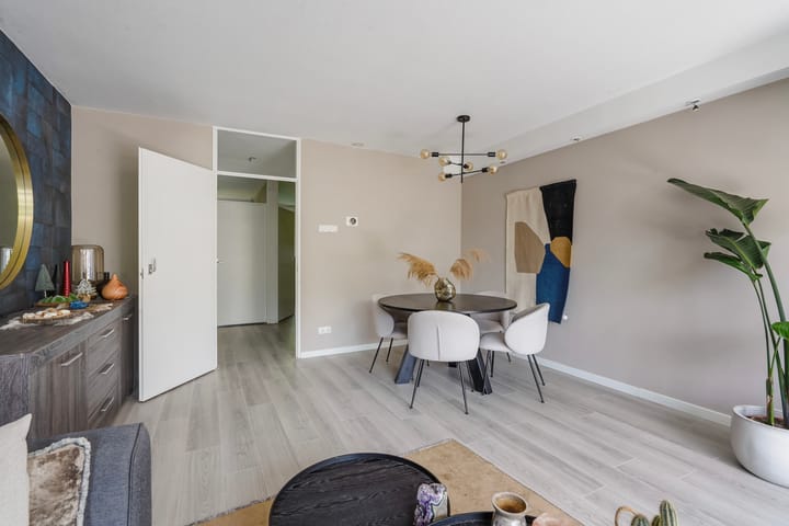 Foto 10 van Robert Schumanring 233