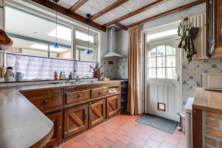 Photo 24 of Wittejufferstraat 19