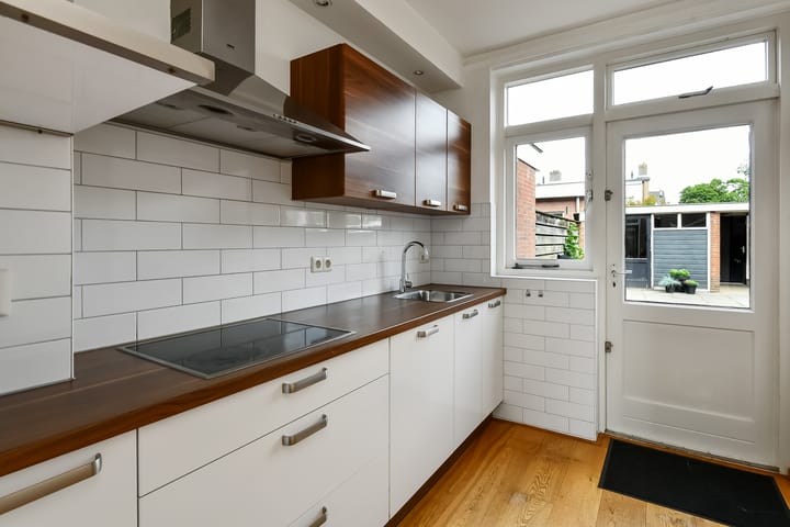 Foto 8 van Van der Duyn van Maasdamstraat 24