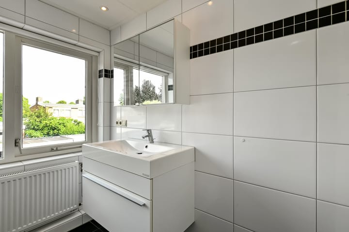 Foto 19 van Van der Duyn van Maasdamstraat 24