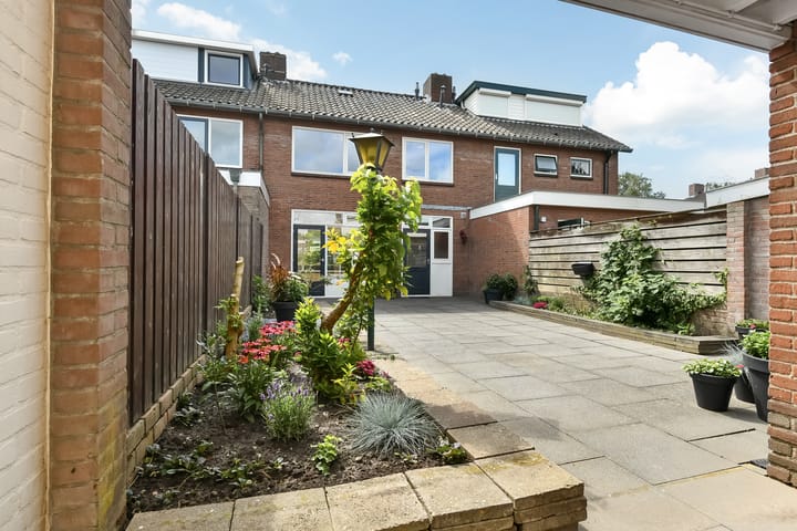 Foto 30 van Van der Duyn van Maasdamstraat 24