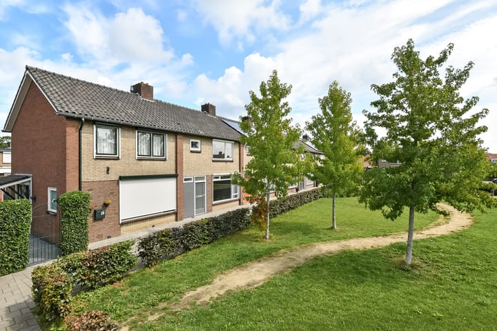 Foto 33 van Van der Duyn van Maasdamstraat 24