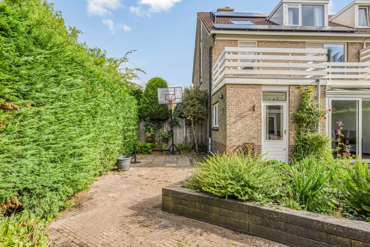 Foto 31 van van Houdringelaan 18