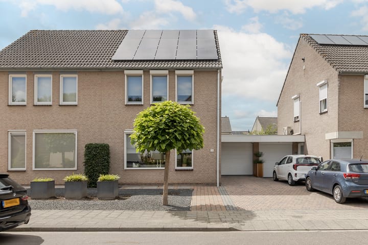 Photo 1 of Peutzstraat 31