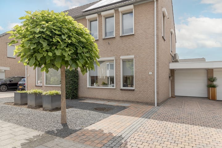 Photo 7 of Peutzstraat 31