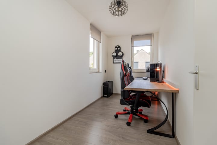 Photo 22 of Peutzstraat 31