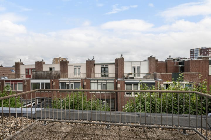 Photo 33 of Botter 25