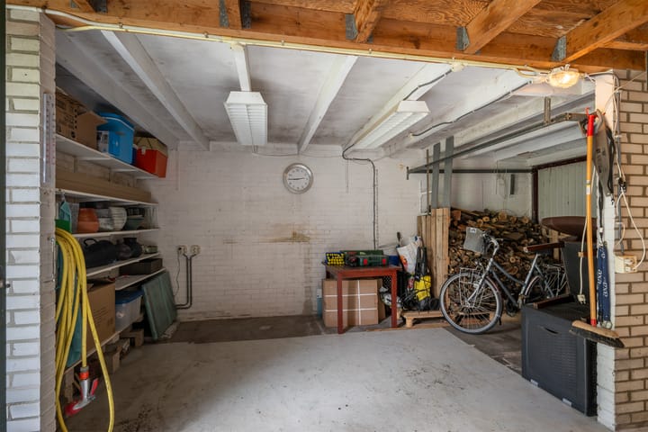 Photo 38 of Botter 25