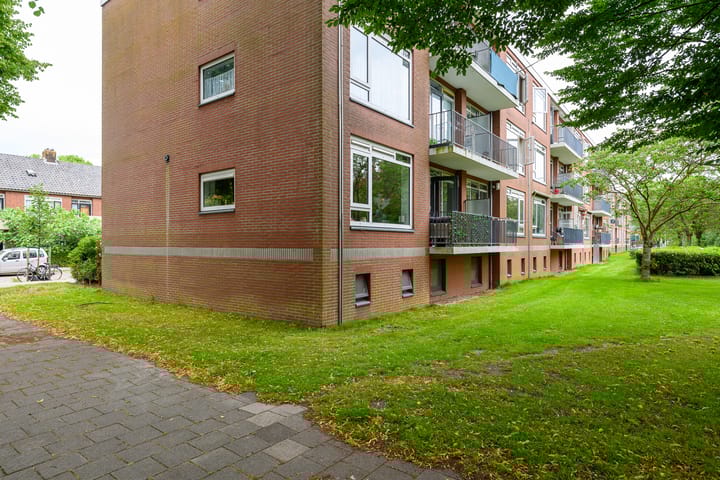 Foto 2 van Peter van Anrooystraat 25