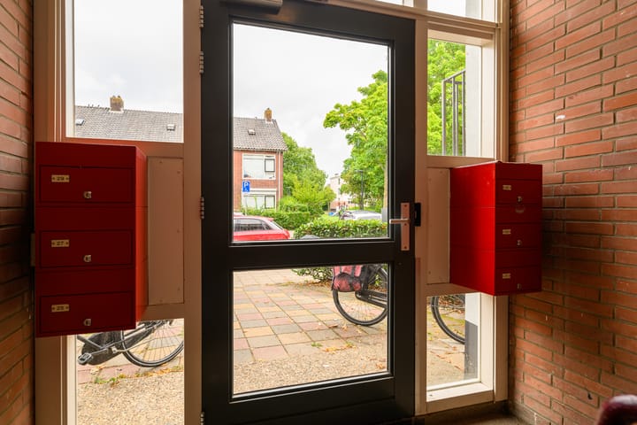 Foto 6 van Peter van Anrooystraat 25