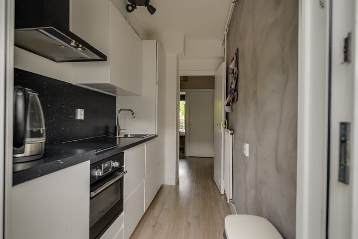 Foto 18 van Peter van Anrooystraat 25