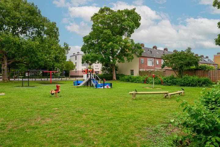 Foto 37 van Peter van Anrooystraat 25