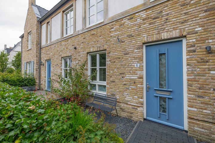 Photo 4 of Dotterbloempad 6