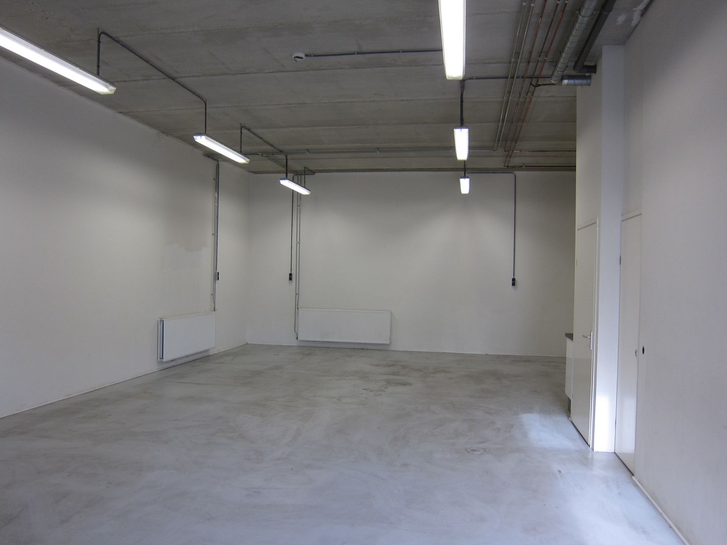 View photo 2 of Lijnbaan 3-C
