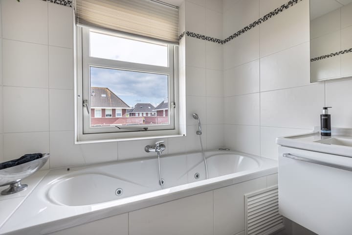 Photo 32 of Aurelia 6