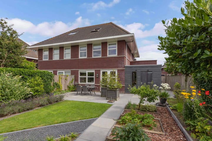 Aurelia 6 main image