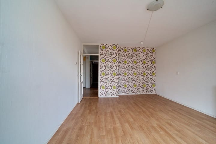 Photo 9 of Frank van Borselenstraat 4-I