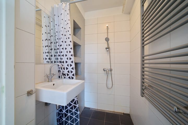 Photo 18 of Frank van Borselenstraat 4-I