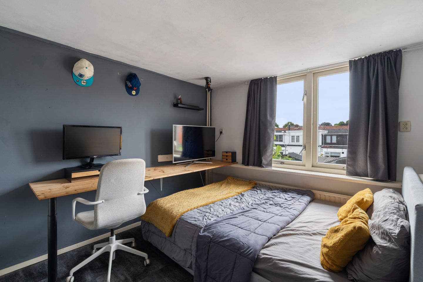 Photo 40 of Brittenruststraat 19