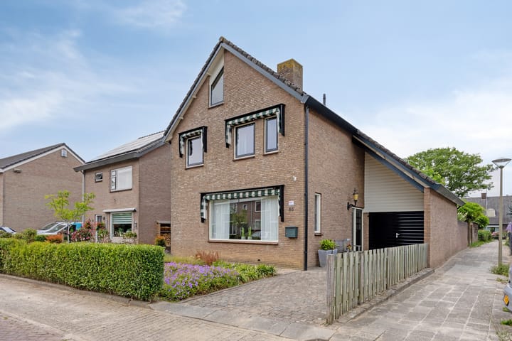 Foto 1 van Meester Pontenstraat 33