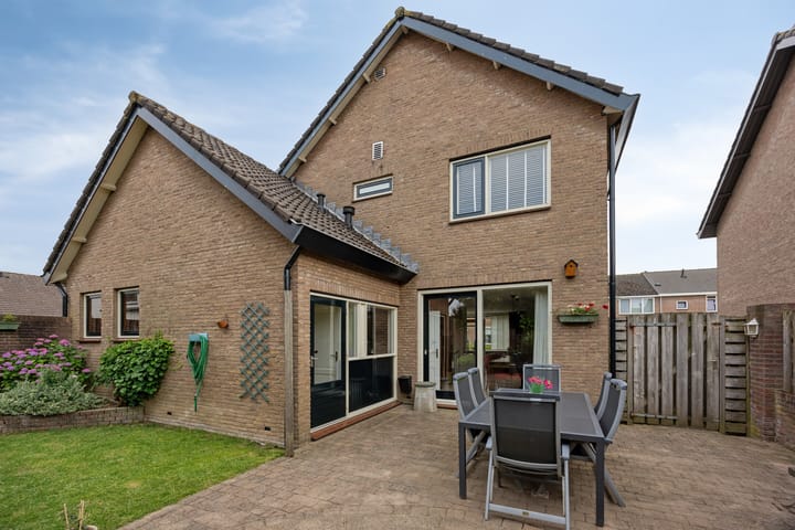 Foto 4 van Meester Pontenstraat 33