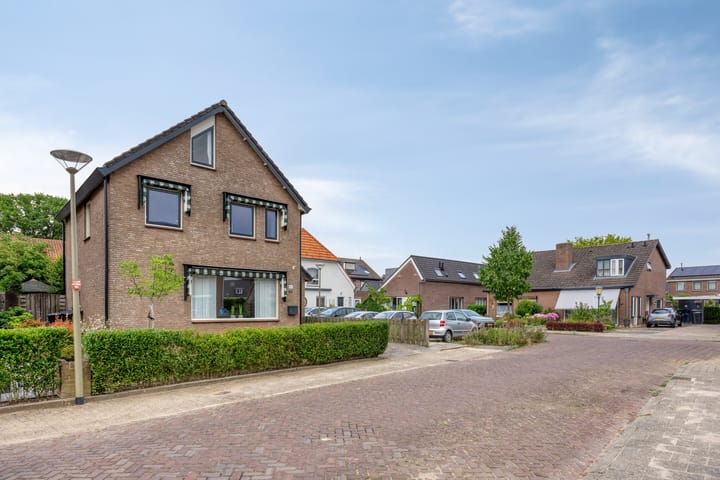 Foto 38 van Meester Pontenstraat 33