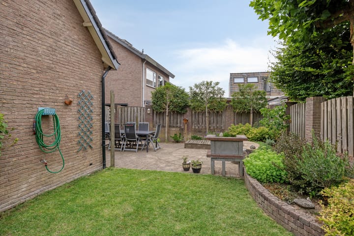 Foto 36 van Meester Pontenstraat 33