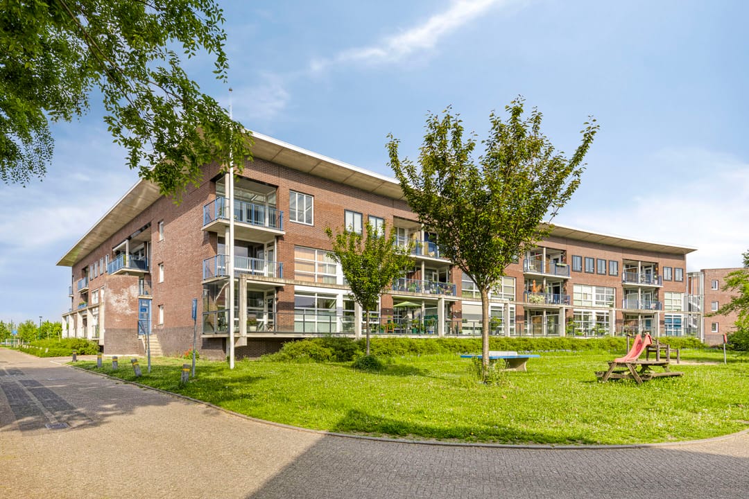 Photo 26 of Parelgras 94