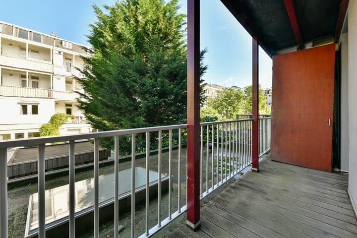 Photo 4 of Van Hogendorpstraat 158-1