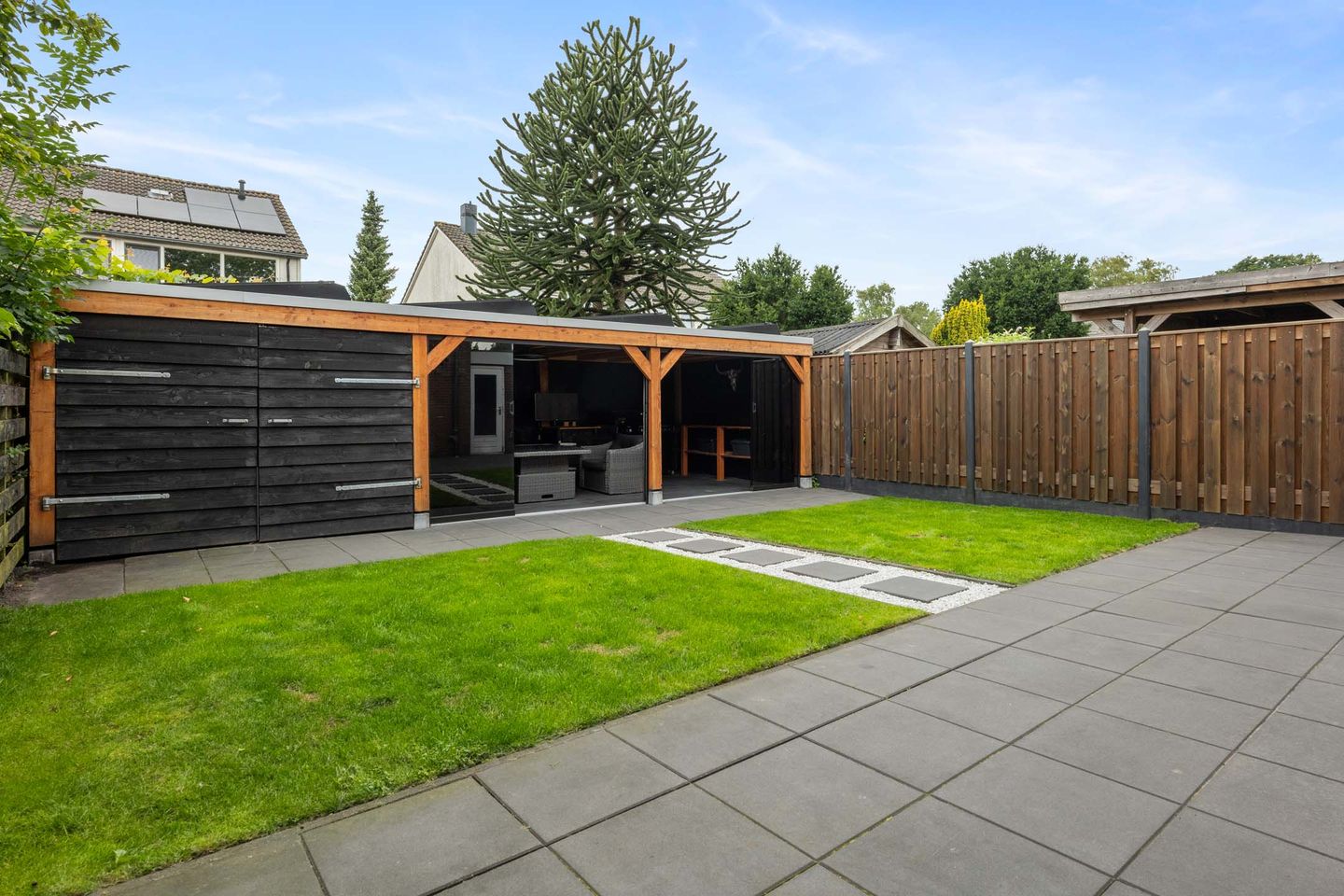 Photo 5 of Oostlaan 10