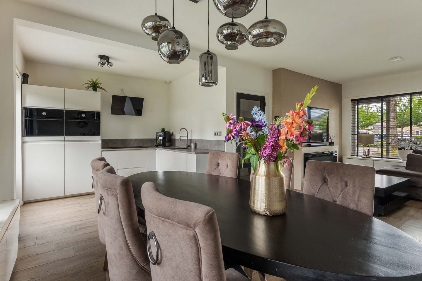 Photo 10 of Oostlaan 10