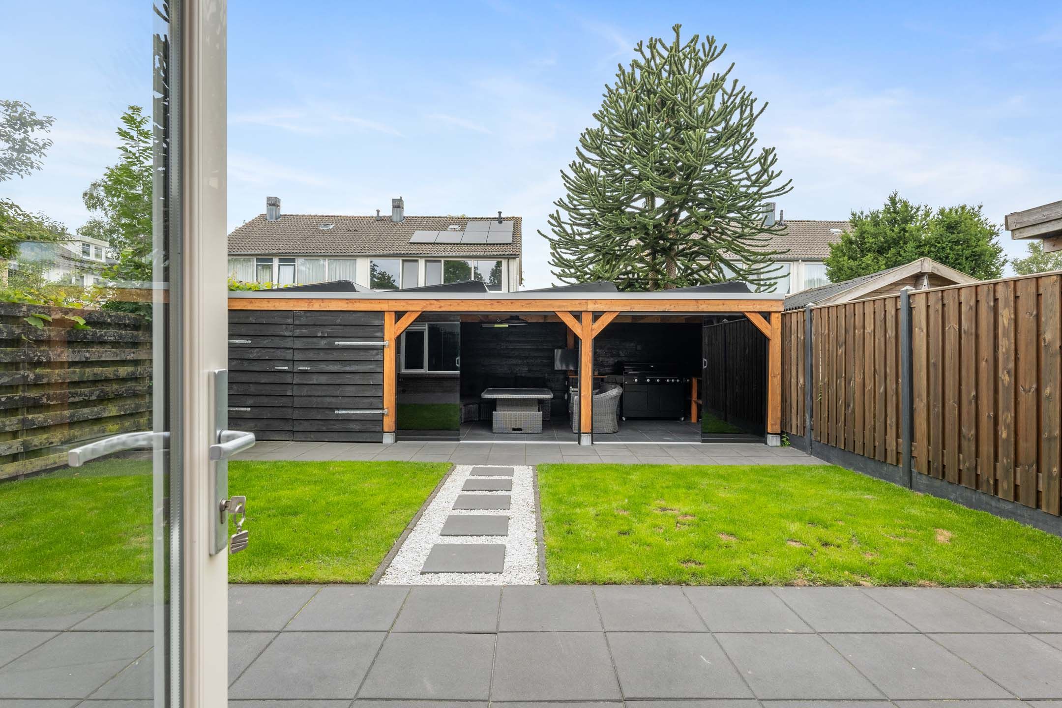 Photo 21 of Oostlaan 10