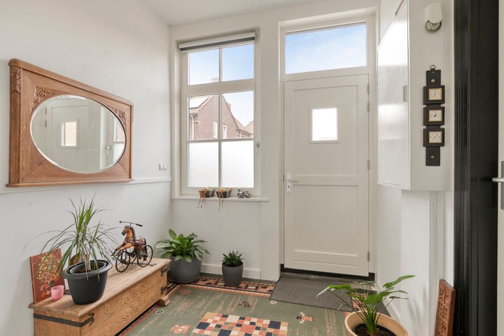 Photo 8 of Maasstraat 16