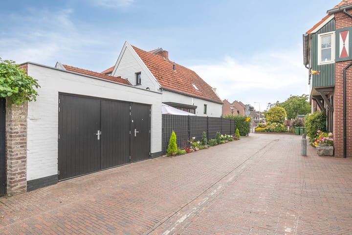 Photo 44 of Maasstraat 16