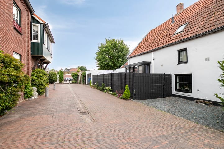 Photo 45 of Maasstraat 16