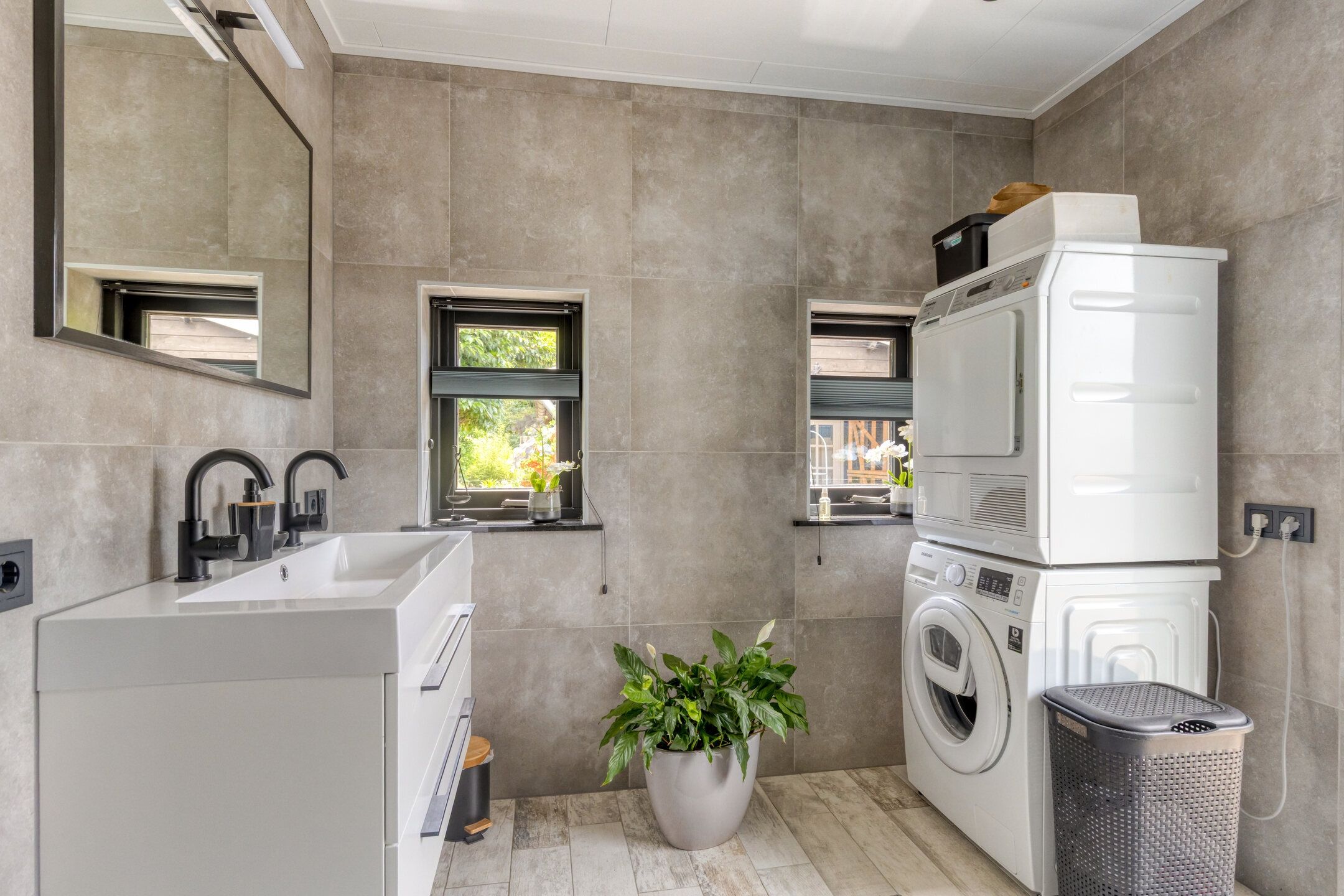 Foto 24 van Elzenstraat 5