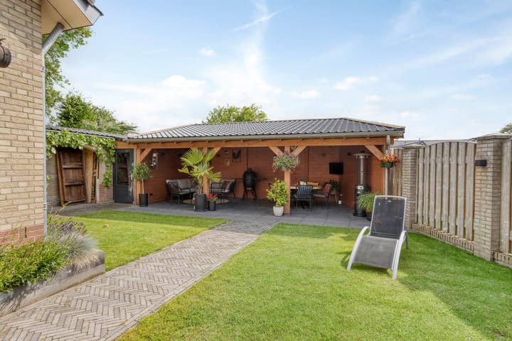 Foto 37 van Lijsterbesstraat 4