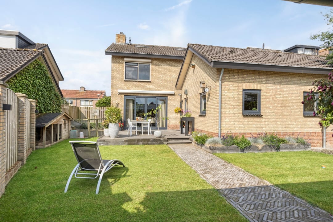 Foto 38 van Lijsterbesstraat 4