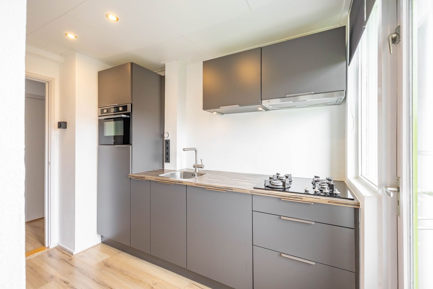 Photo 10 of Paterswoldseweg 453