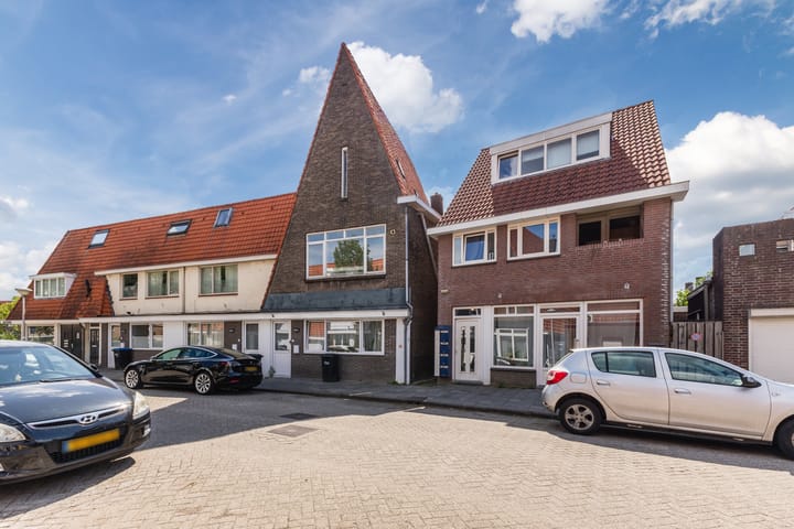 Foto 2 van Pastoor van Arslaan 5