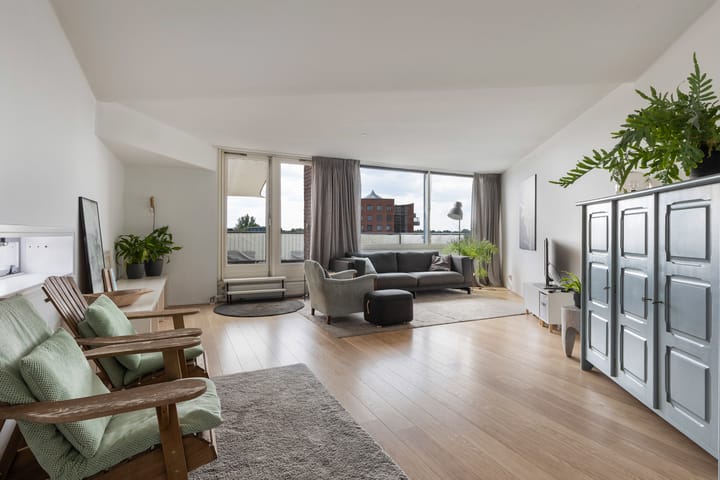 Photo 1 of Linie 575