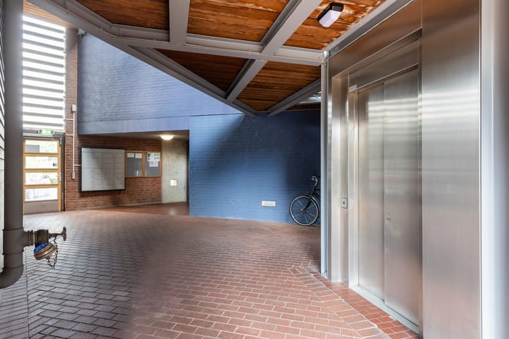 Photo 5 of Linie 575