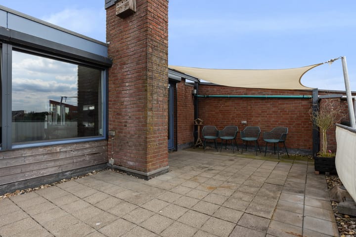 Photo 27 of Linie 575