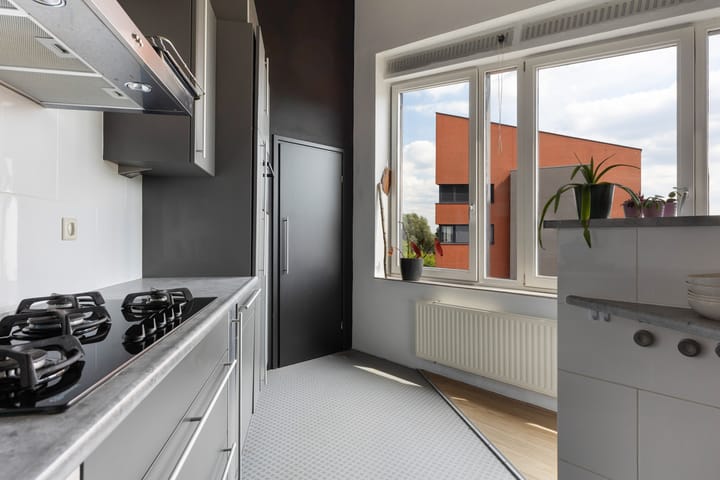 Photo 30 of Linie 575