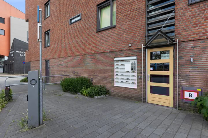 Photo 35 of Linie 575